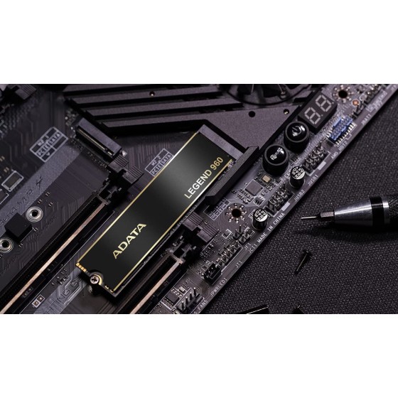 ADATA Legend 960 4TB PCIe Gen4 x4 NVMe (1.4) M.2 Internal Gaming Solid State Drive Up to 7,400 MB/s (ALEG-960-4TCS)