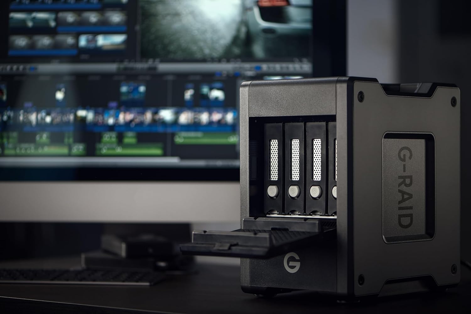 SanDisk Professional G-RAID Shuttle 4 24TB Enterprise 4-bay RAID External Storage - image 3