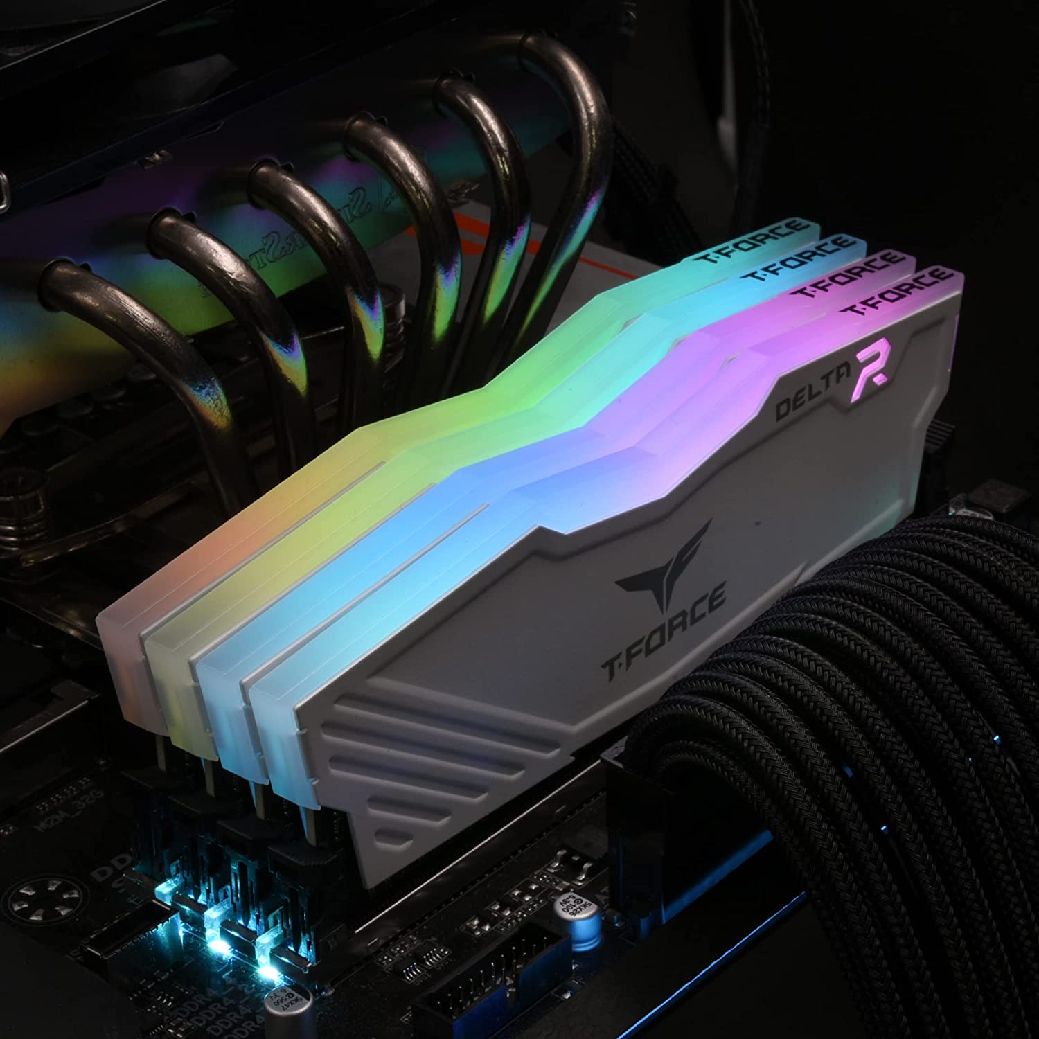 TEAMGROUP T-Force Delta RGB DDR4 16GB (8x2) White - image 3